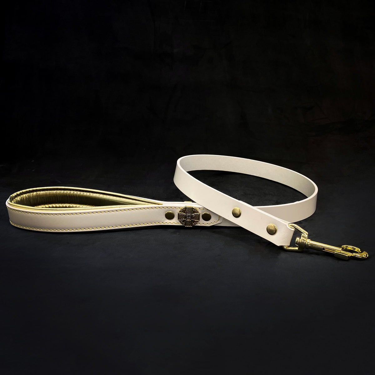 Maximus Leather Leash — Gold Hardware