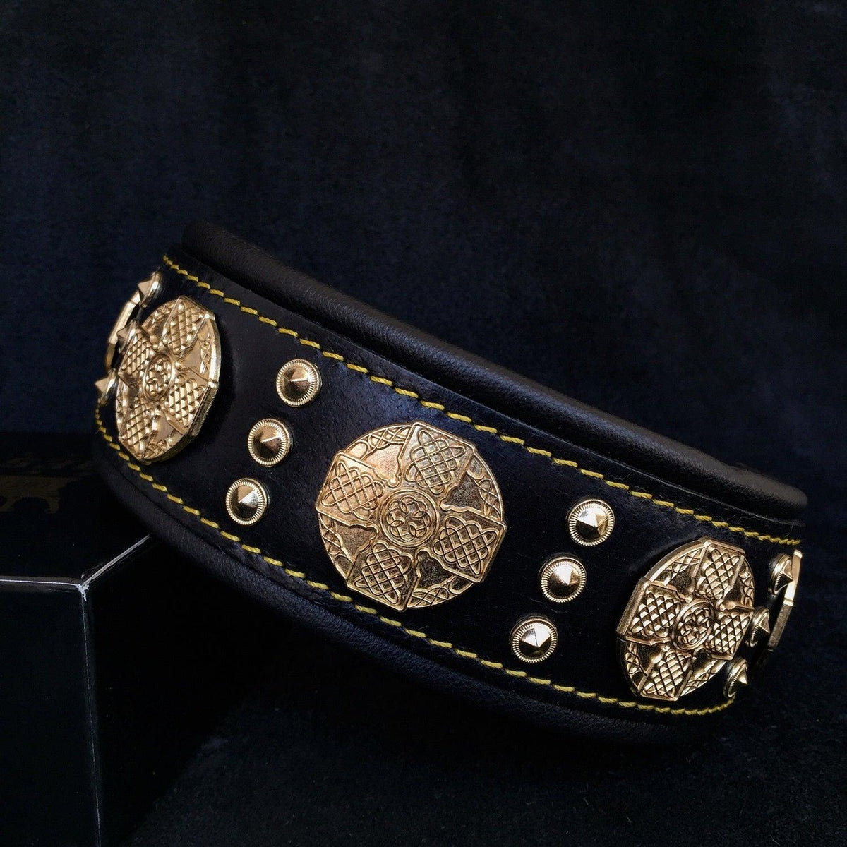 Maximus Collar — Black & Gold (2.5 Inch)